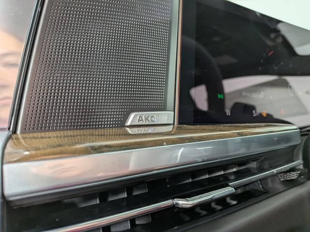 New 2026 Cadillac Escalade Platinum Luxury w/ LPO, Floor Liner Package AWD/4WD image 13