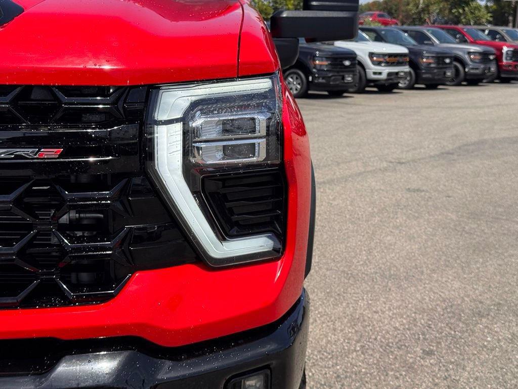 Used 2024 Chevrolet Silverado 2500 ZR2 w/ Technology Package AWD/4WD image 8