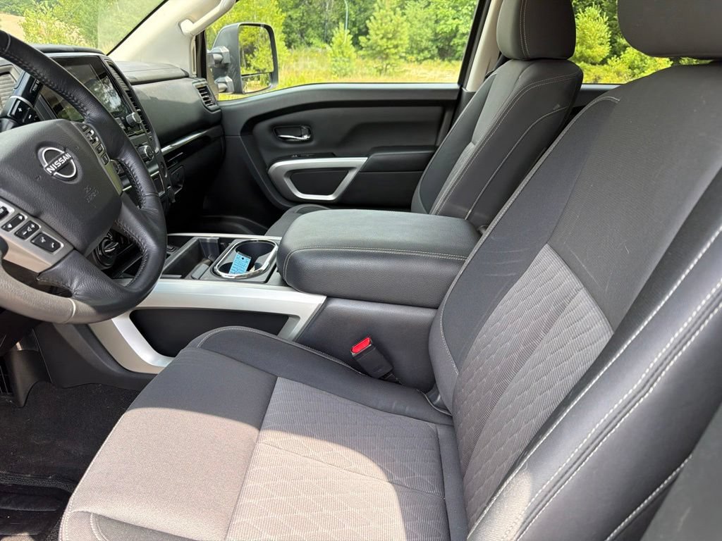 Used 2023 Nissan Titan SV w/ SV Convenience Package AWD/4WD image 12
