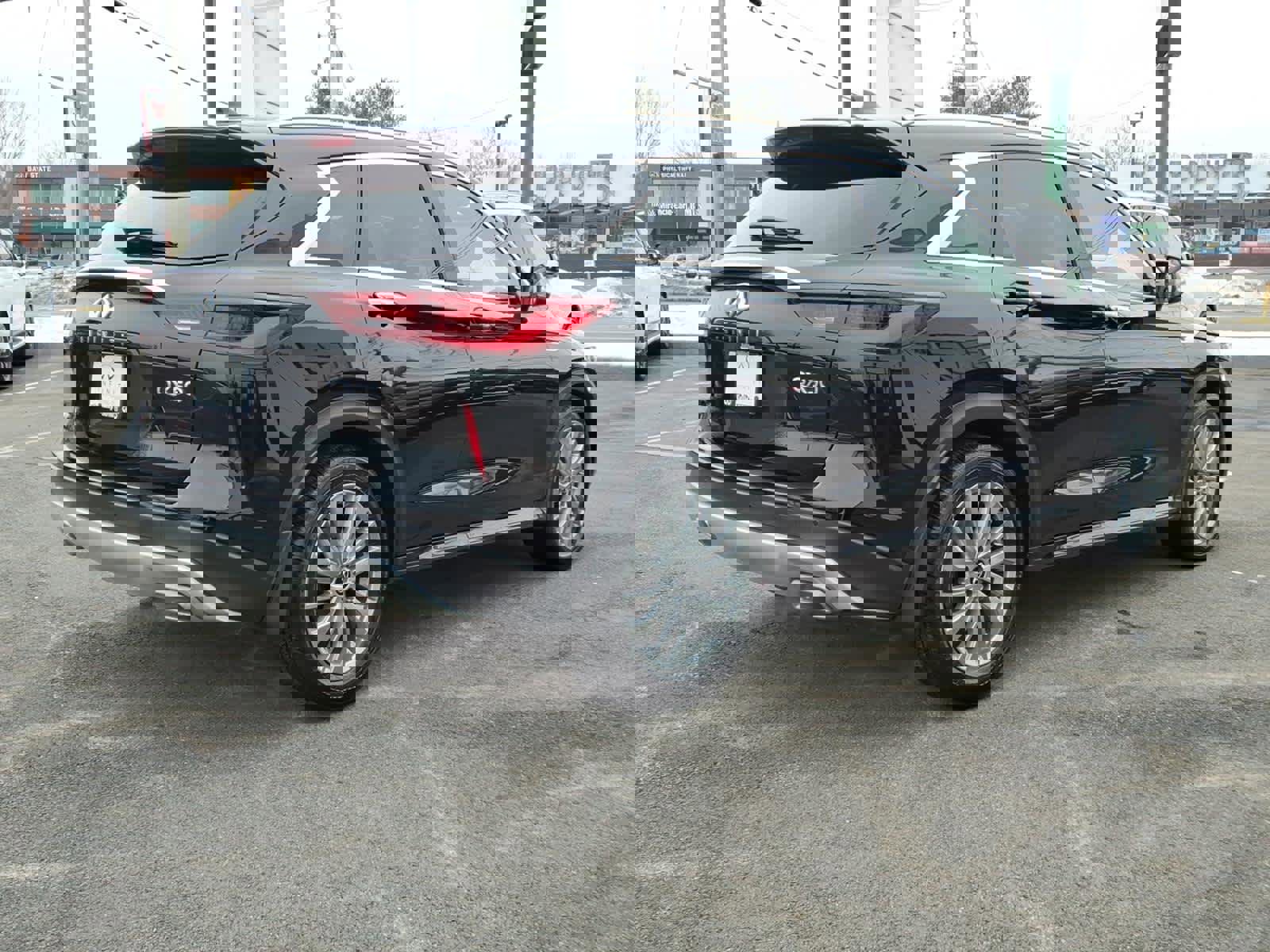 Certified 2023 INFINITI QX50 Luxe image 4