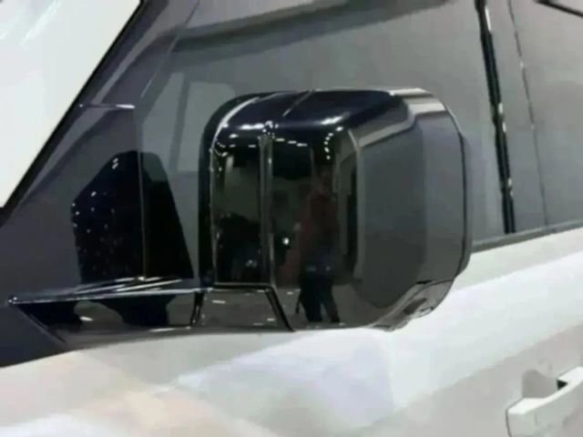 Used 2024 Land Rover Defender 130 S image 35