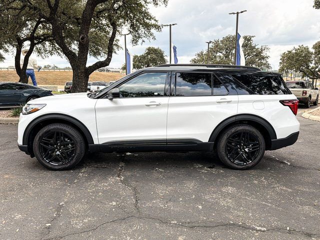 New 2025 Ford Explorer Active image 2