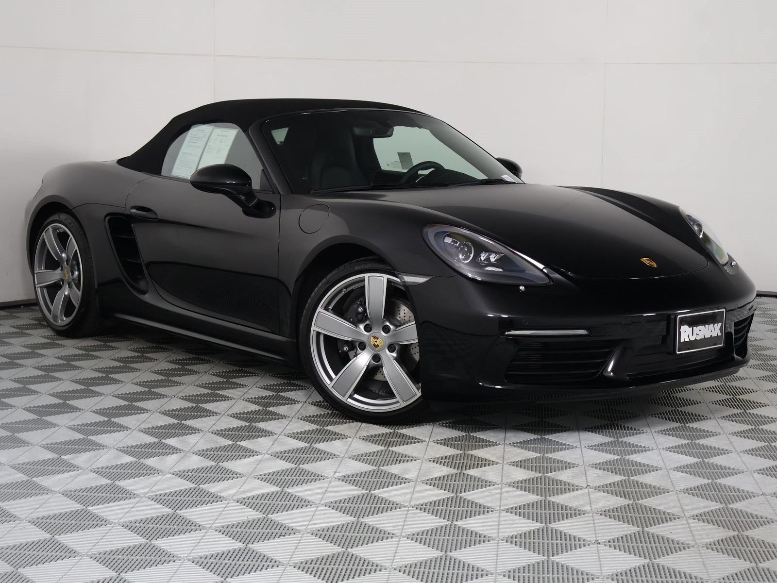Certified 2023 Porsche 718 Boxster RWD image 9