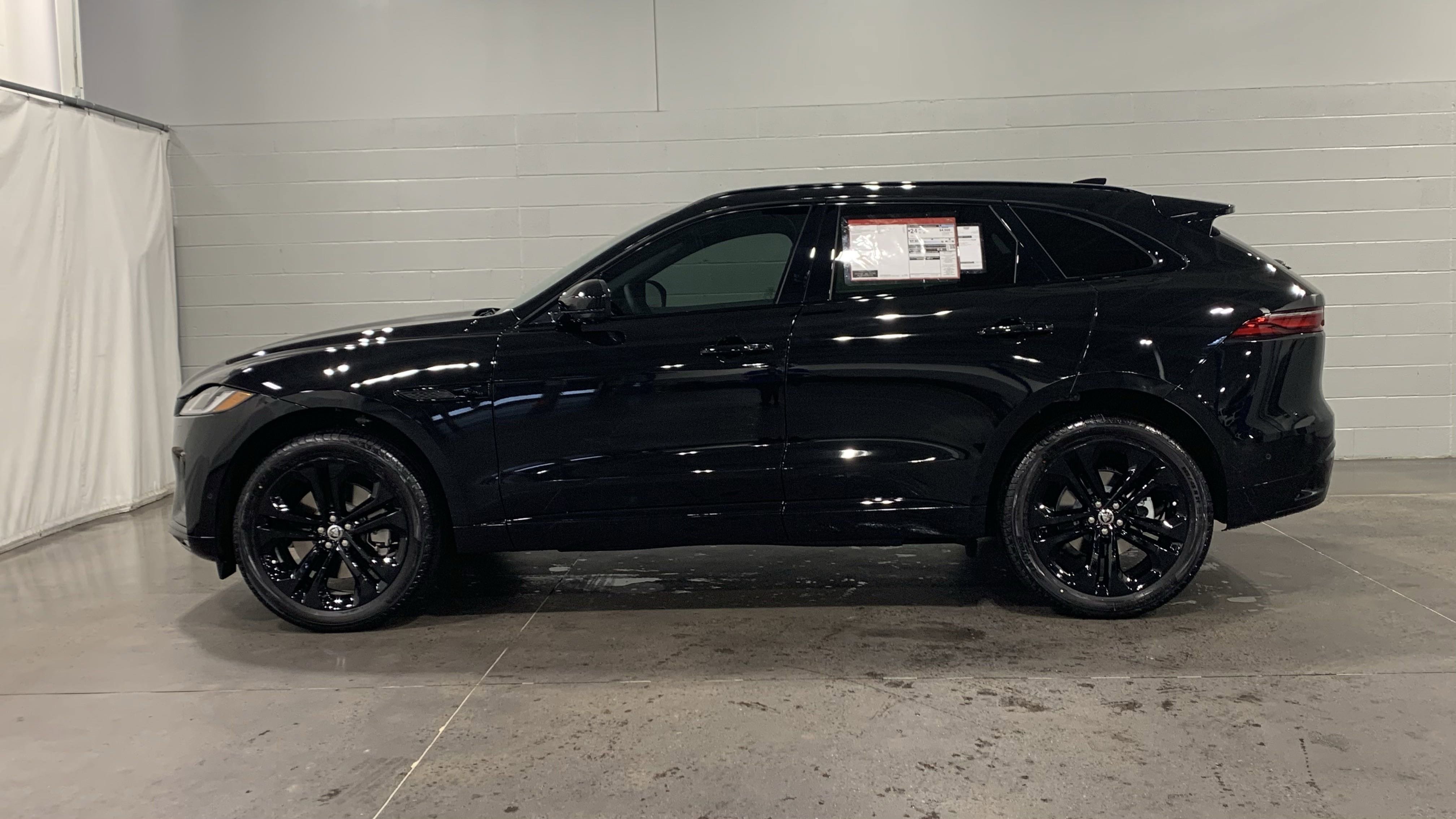 New 2026 Jaguar F-PACE R-Dynamic S image 7