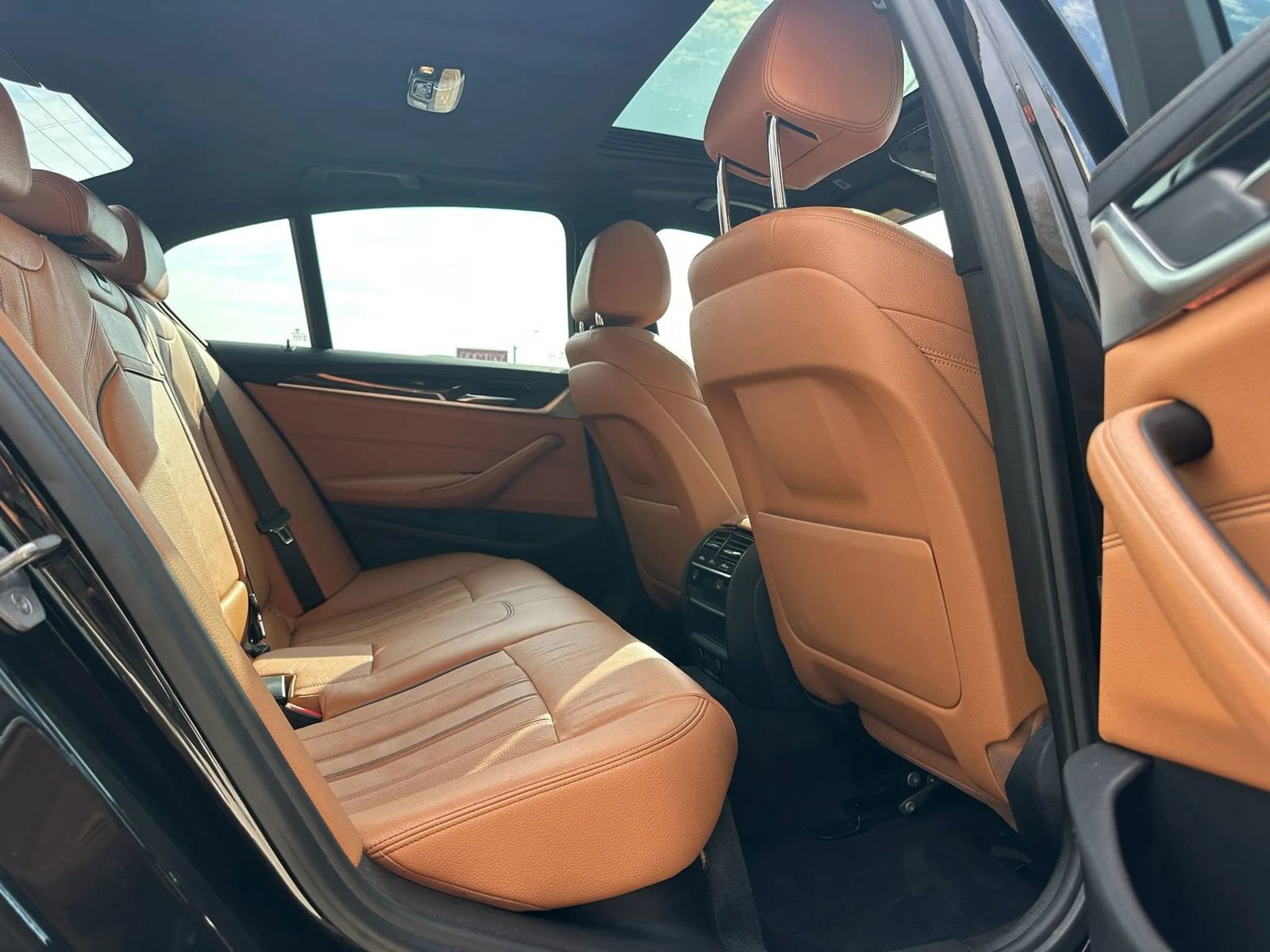 Used 2017 BMW 530i xDrive image 12