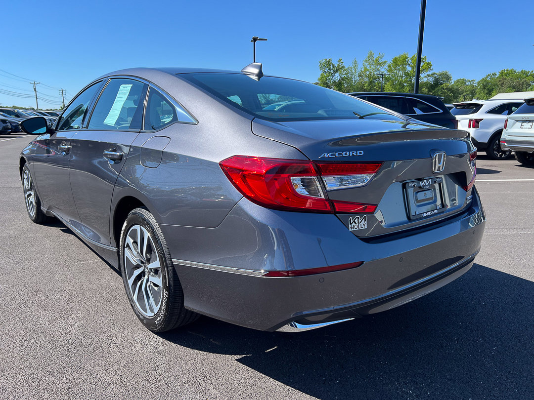 Used 2018 Honda Accord Touring image 3