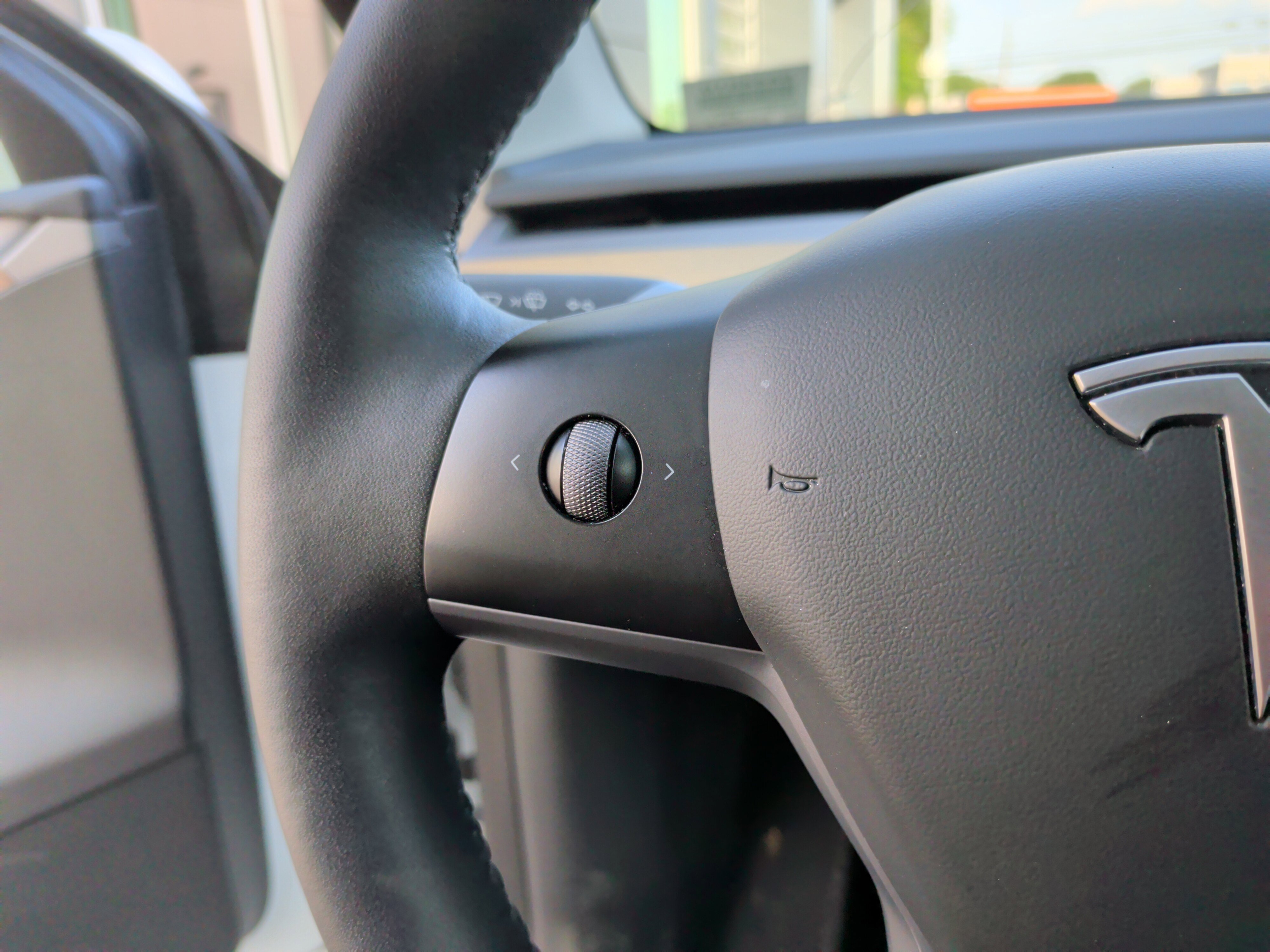 Used 2023 Tesla Model Y Long Range image 18