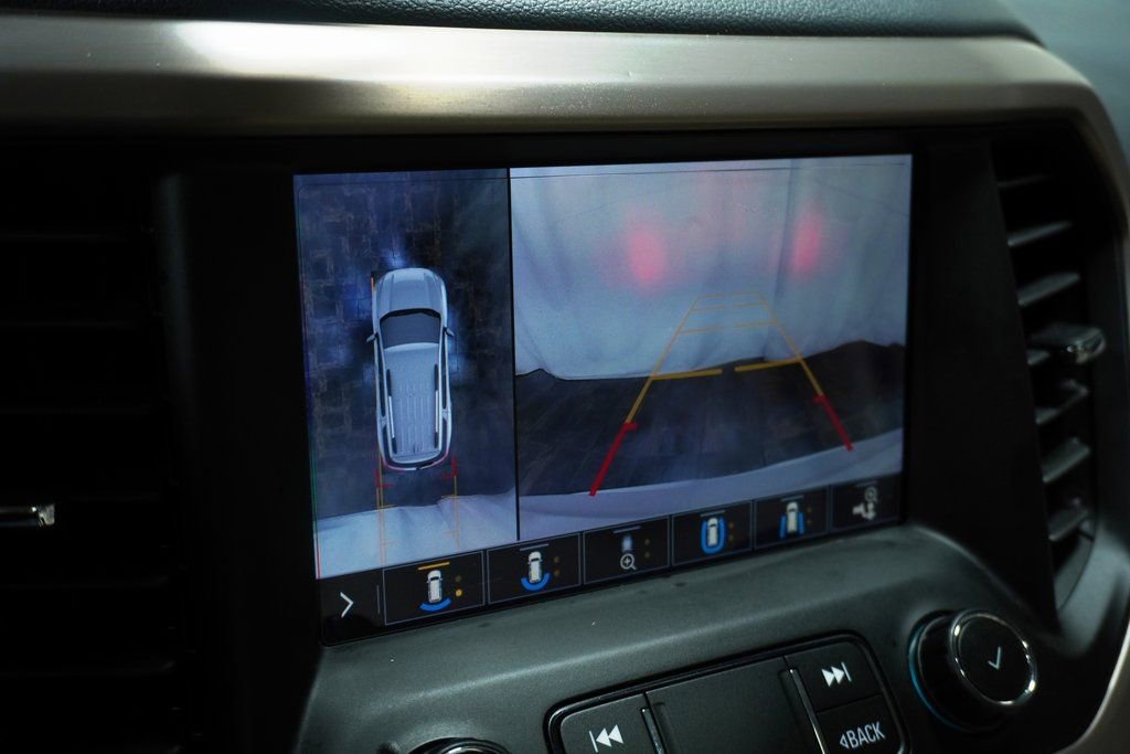 Used 2020 GMC Acadia Denali w/ Technology Package FWD image 25