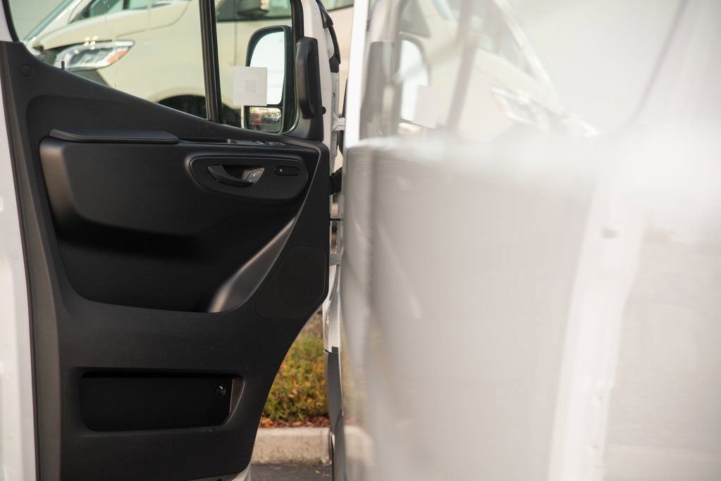 Used 2025 Mercedes-Benz Sprinter 2500 image 25