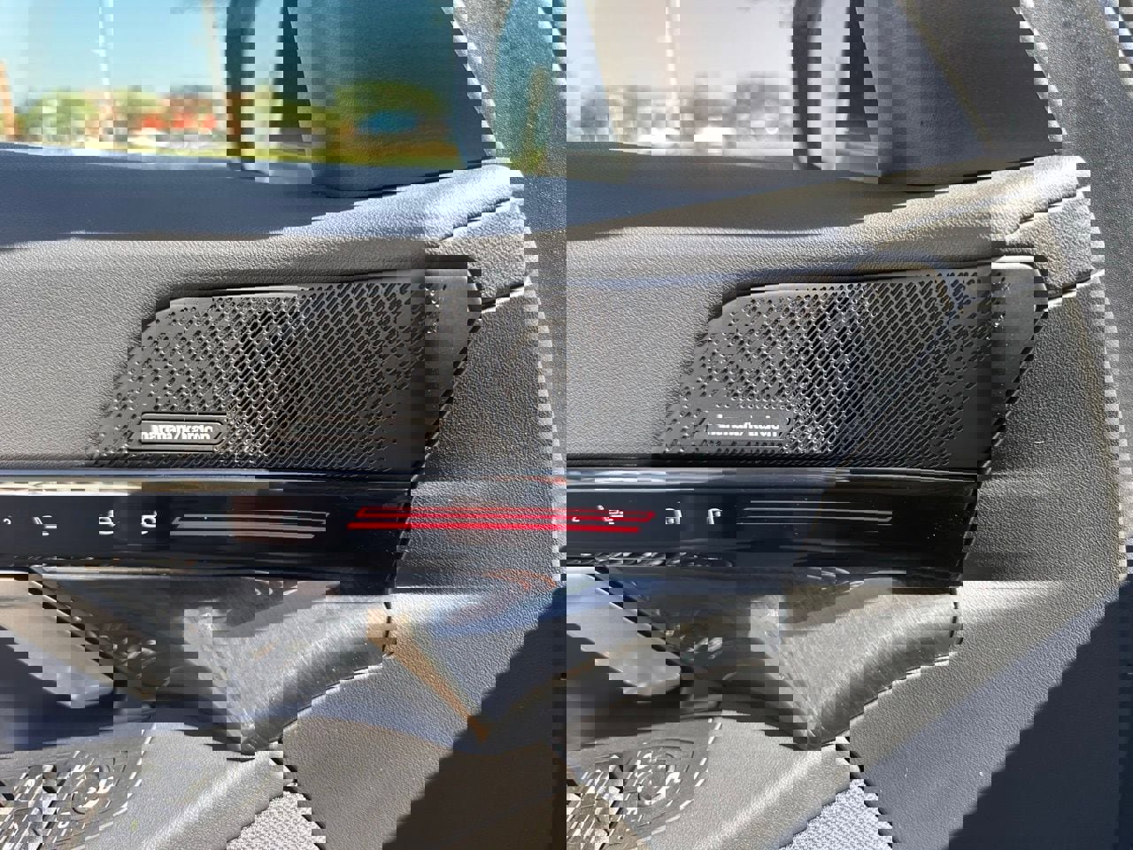 Used 2024 BMW 530i w/ Premium Package image 27