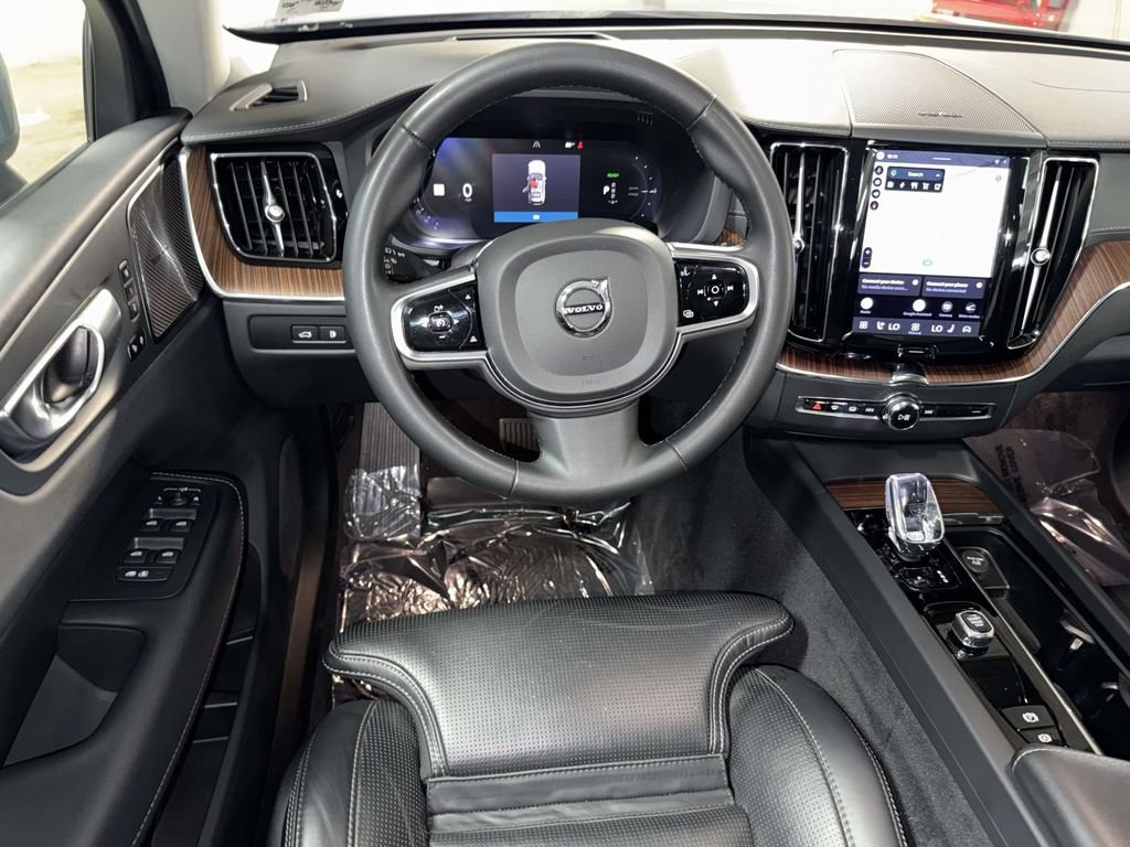 Used 2023 Volvo XC60 T8 Ultimate w/ Climate Package AWD/4WD image 4