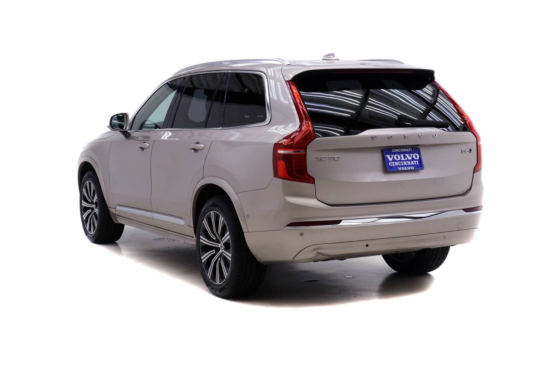 Certified 2024 Volvo XC90 B6 Plus AWD/4WD image 5