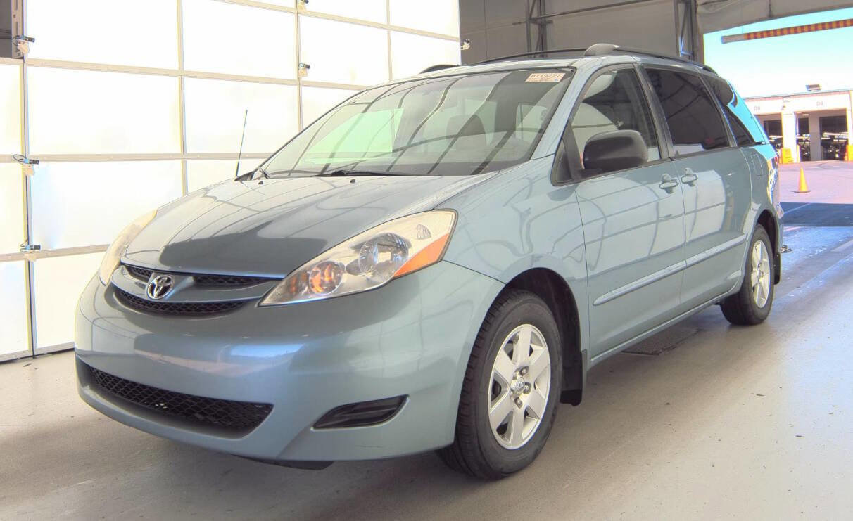 Used 2010 Toyota Sienna LE