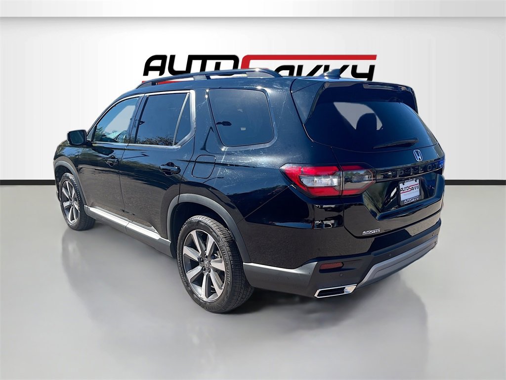 Used 2025 Honda Pilot Elite image 5