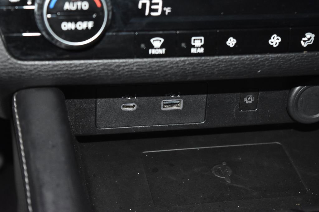 Used 2024 Mitsubishi Outlander SE image 13