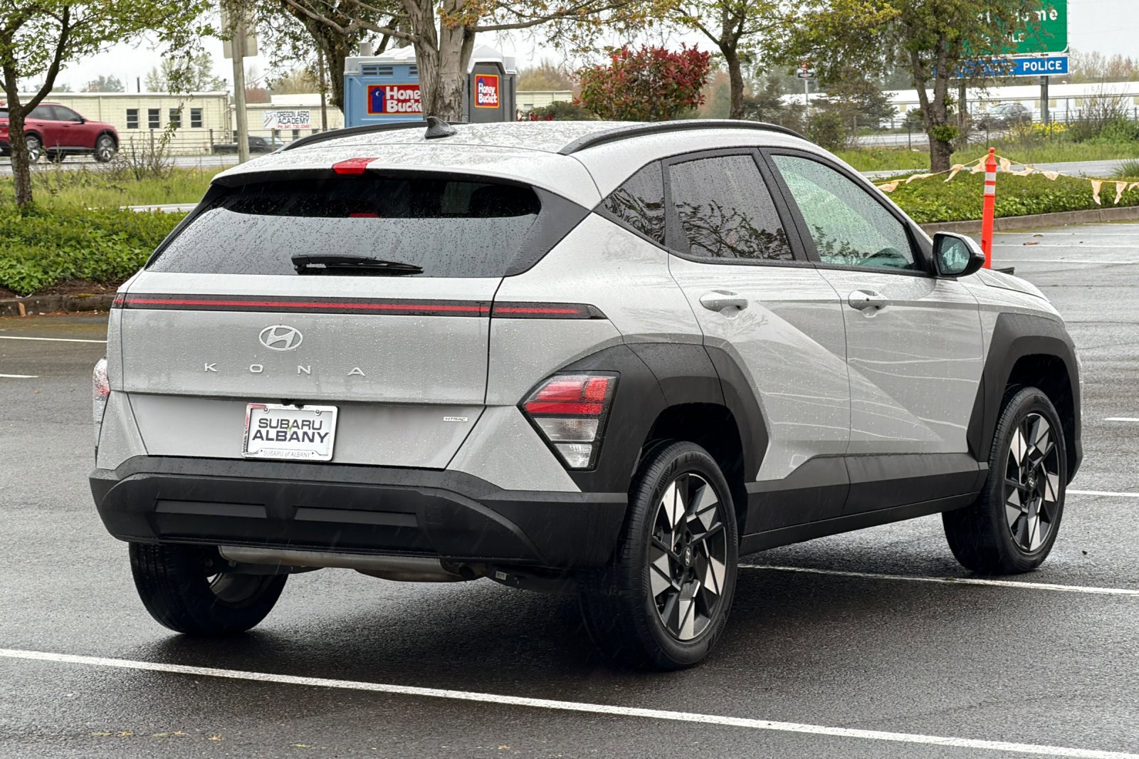 Used 2025 Hyundai Kona SEL AWD/4WD image 4