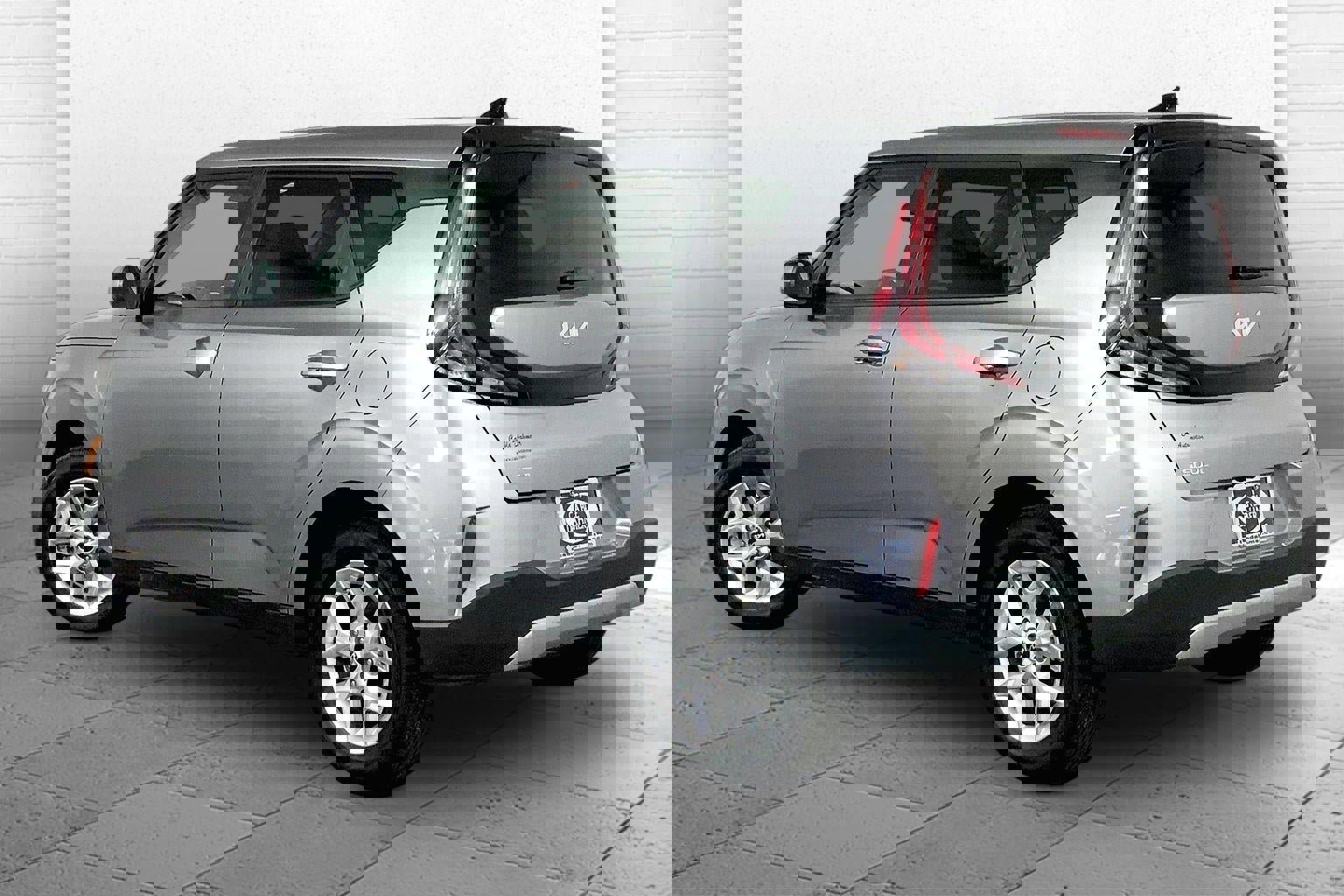 Used 2025 Kia Soul LX w/ LX Technology Package image 11