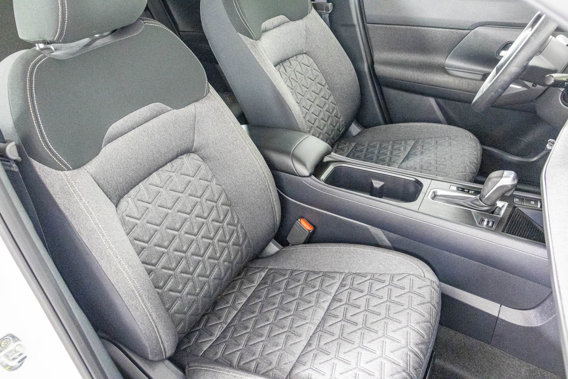 Used 2025 Nissan Kicks SV image 37