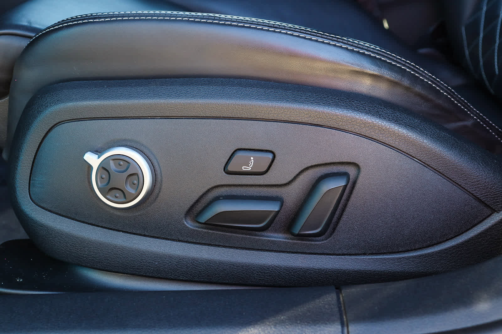 Used 2020 Audi S4 Premium Plus w/ Premium Plus Package image 27