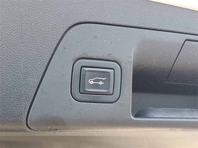 Used 2021 Buick Envision Essence w/ Sport Touring Package image 9