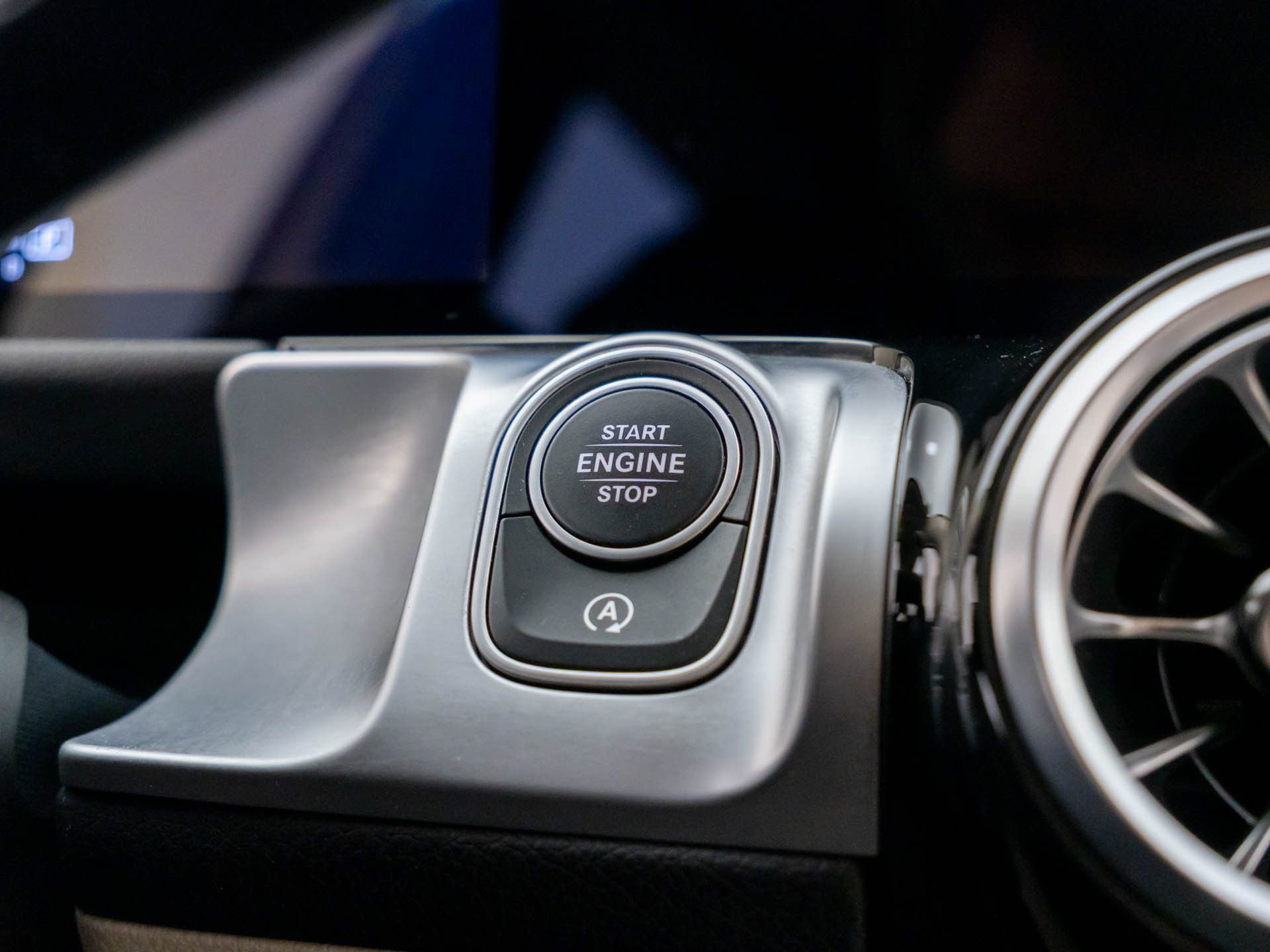 Used 2023 Mercedes-Benz GLB 250 4MATIC image 24