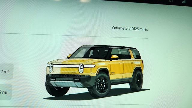 Used 2024 Rivian R1S Adventure image 43