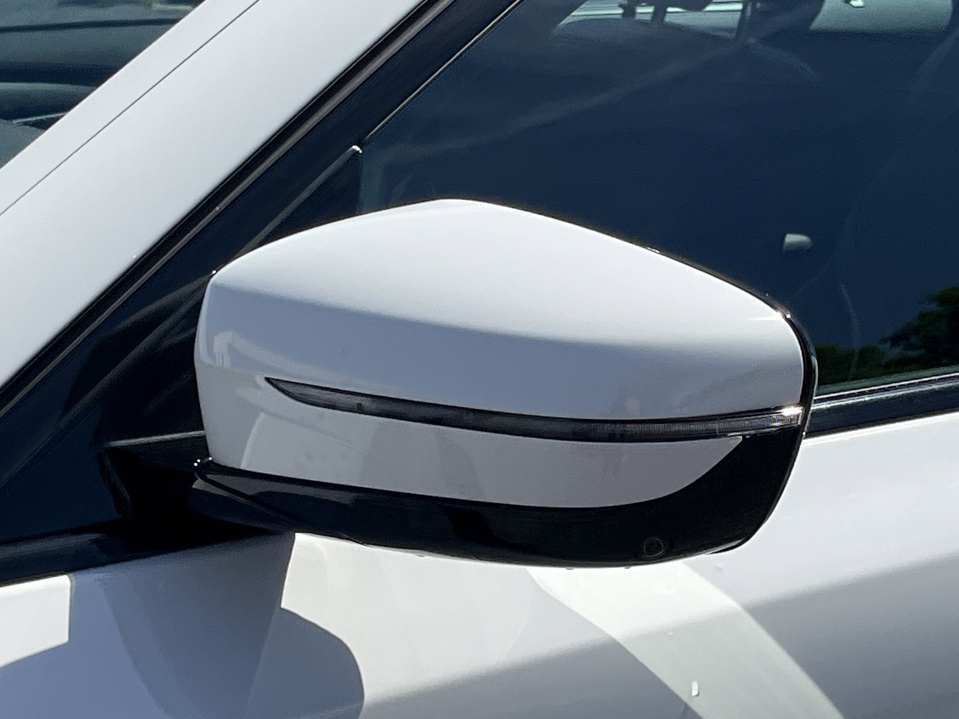 Used 2023 BMW M550i xDrive w/ Executive Package AWD/4WD image 34