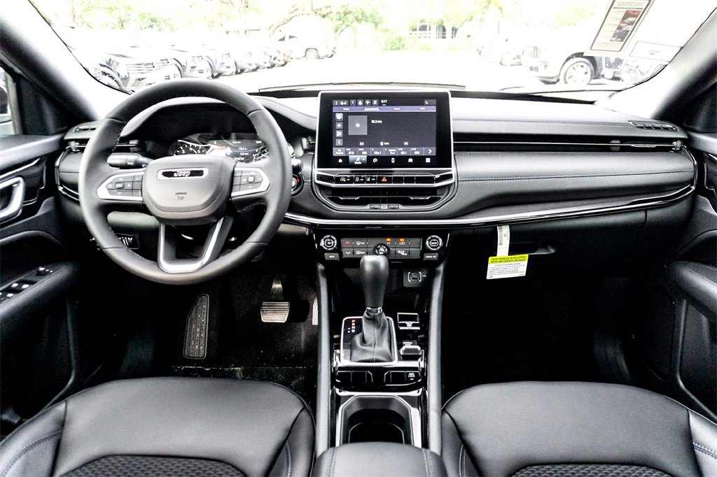 New 2026 Jeep Compass Latitude image 20