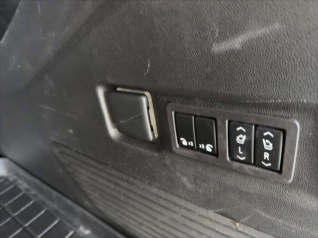 Used 2024 Chevrolet Suburban High Country w/ Advanced Technology Package image 26