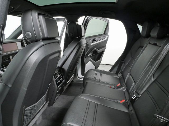 New 2026 Porsche Cayenne S image 22