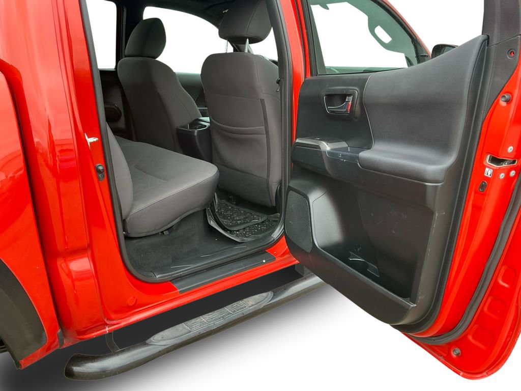 Used 2017 Toyota Tacoma TRD Off-Road AWD/4WD image 17