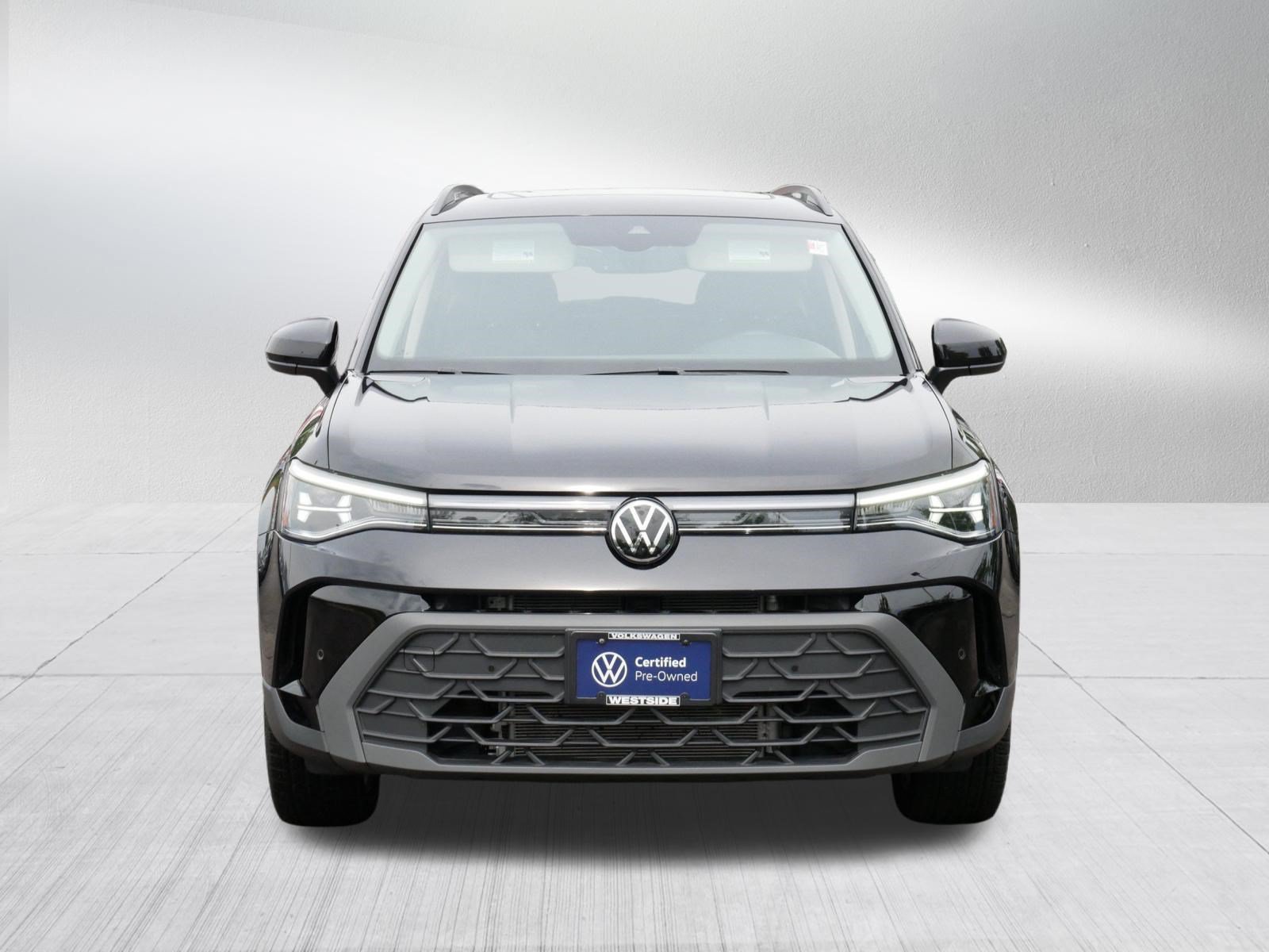 Certified 2025 Volkswagen Taos SE AWD/4WD image 2