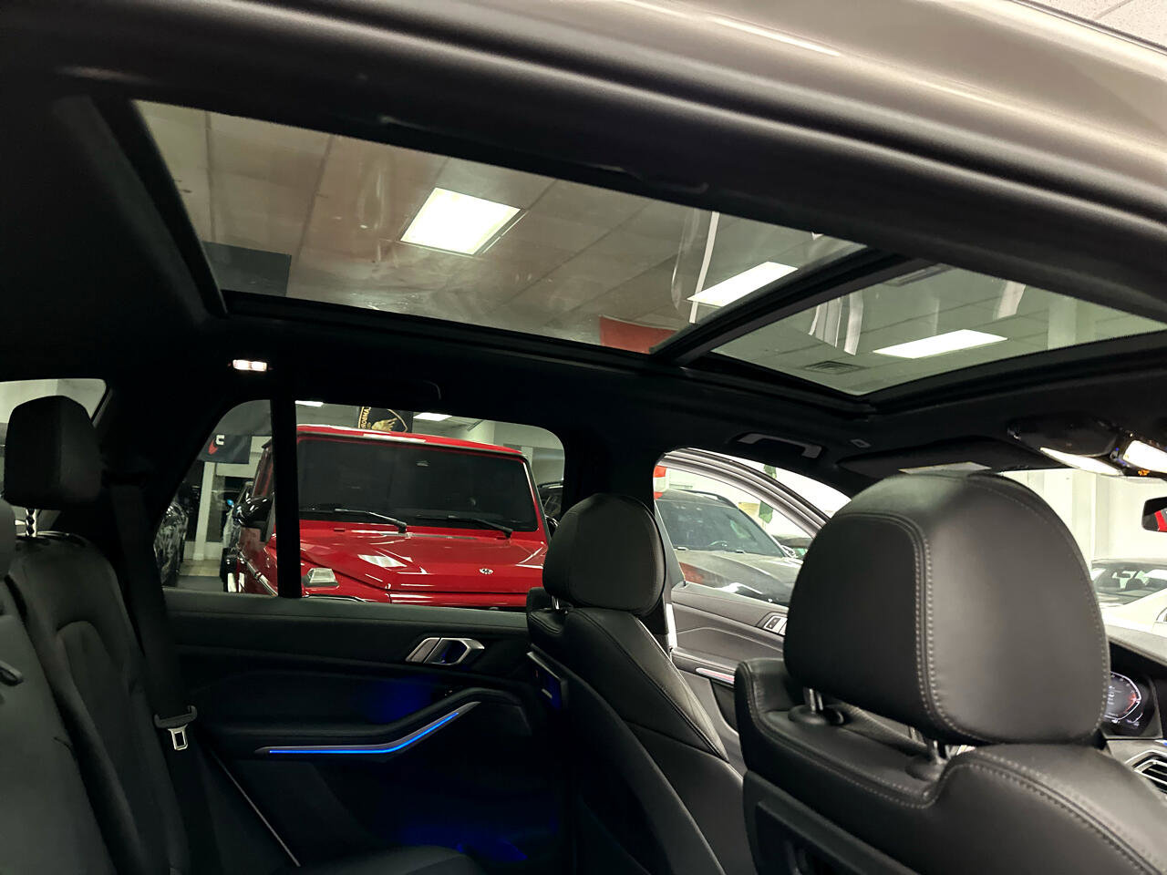 Used 2022 BMW X5 xDrive40i w/ M Sport Package AWD/4WD image 39