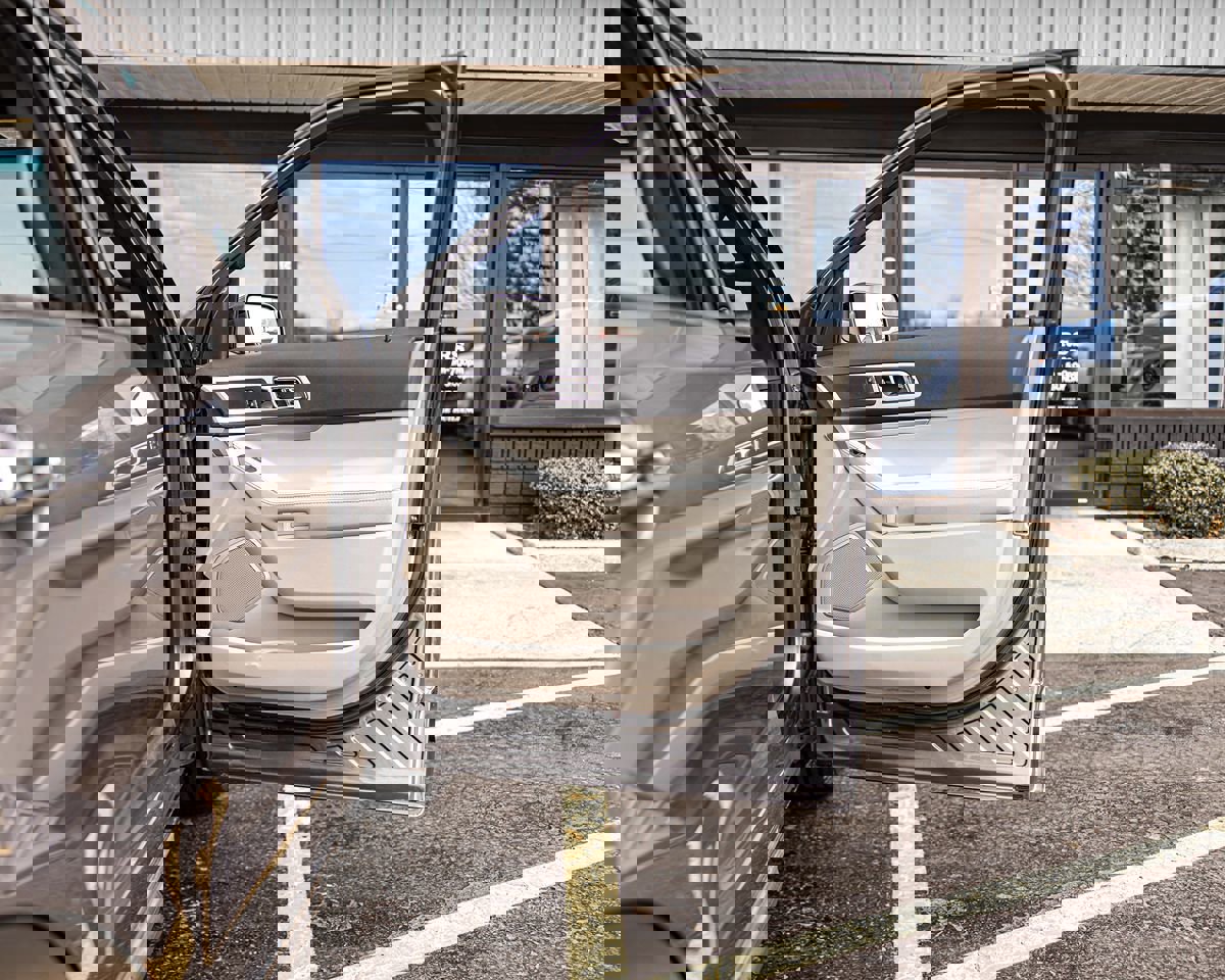 Used 2011 Ford Explorer XLT w/ 202A Rapid Spec Order Code image 41