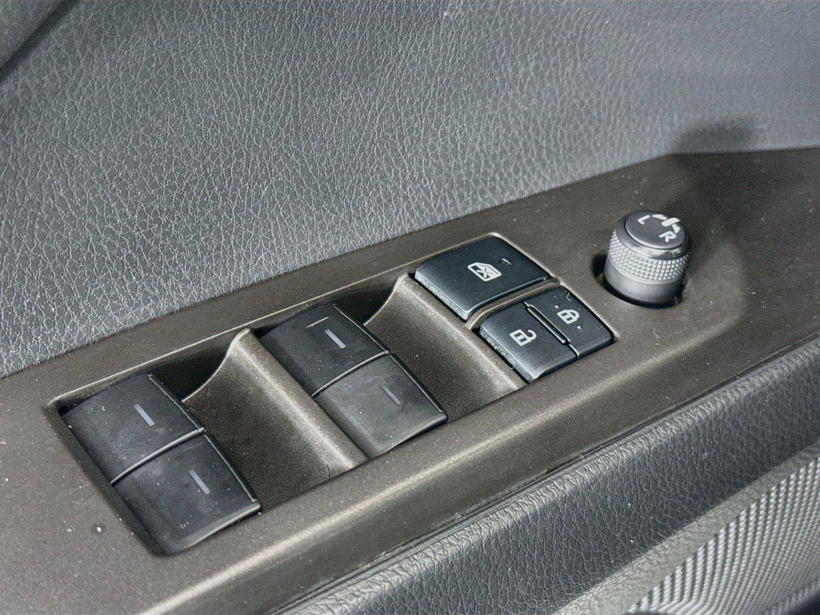 Used 2022 Toyota Camry SE w/ Convenience Package FWD image 27