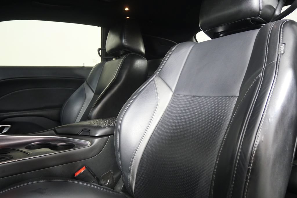 Used 2017 Dodge Challenger R/T Plus RWD image 9