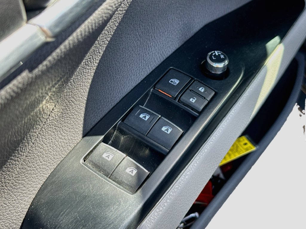 Used 2019 Toyota Camry XLE w/ Driver Assist Package FWD image 18
