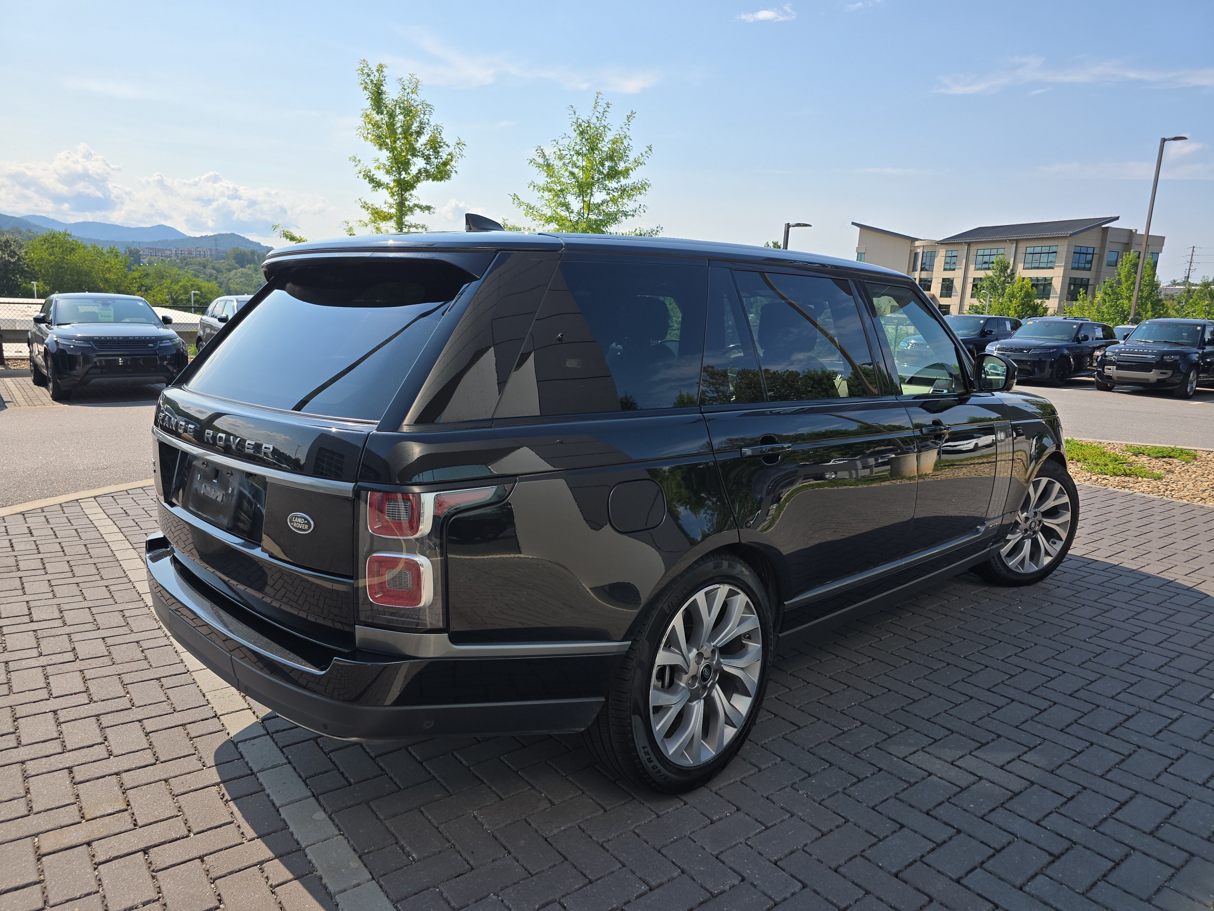 Used 2021 Land Rover Range Rover P525 Westminster Edition LWB AWD/4WD image 4