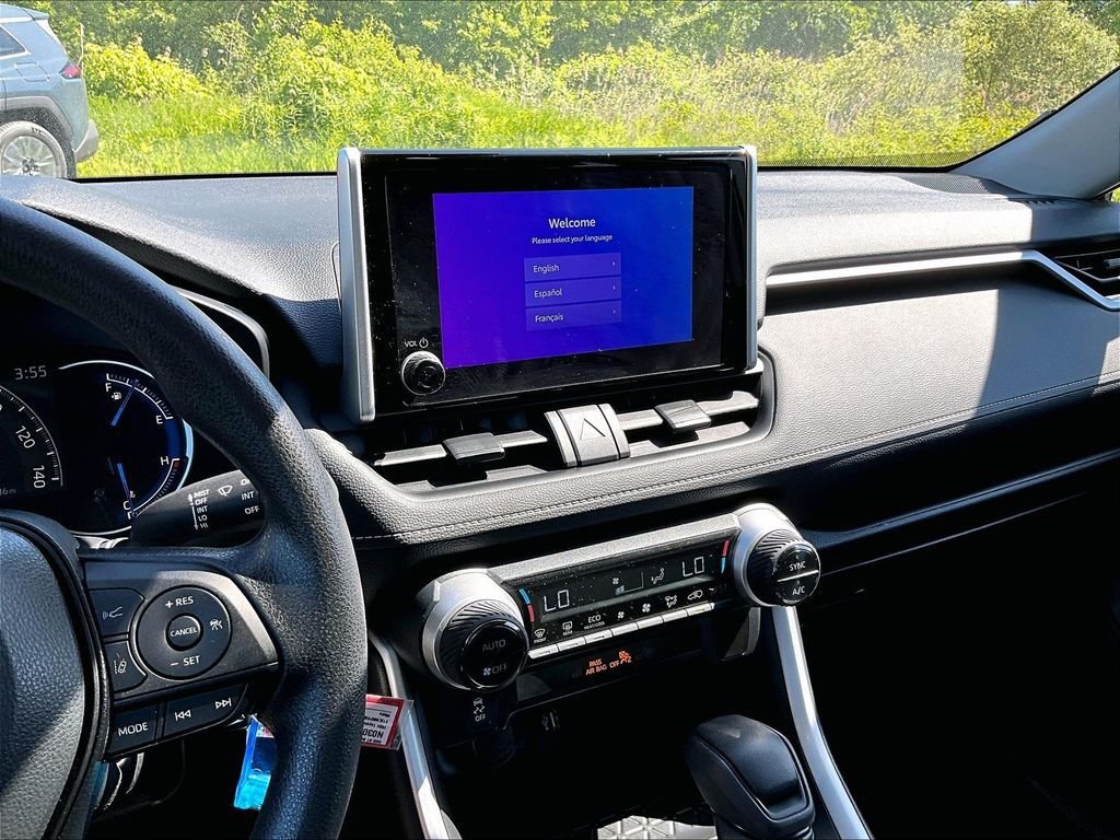 Certified 2024 Toyota RAV4 LE AWD/4WD image 25