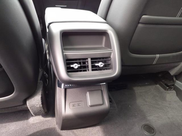 New 2025 Cadillac Lyriq Luxury image 15