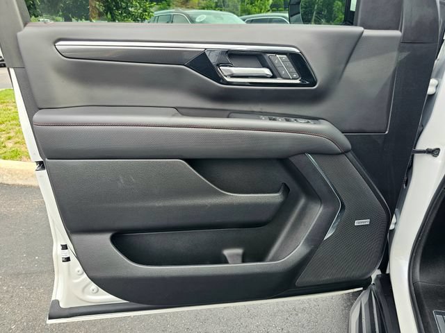 Used 2025 Chevrolet Suburban RST w/ RST Capability Package AWD/4WD image 23