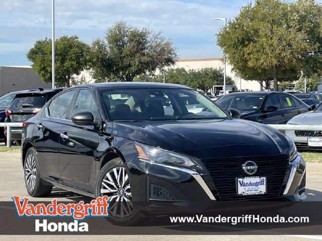 Used 2025 Nissan Altima 2.5 SV