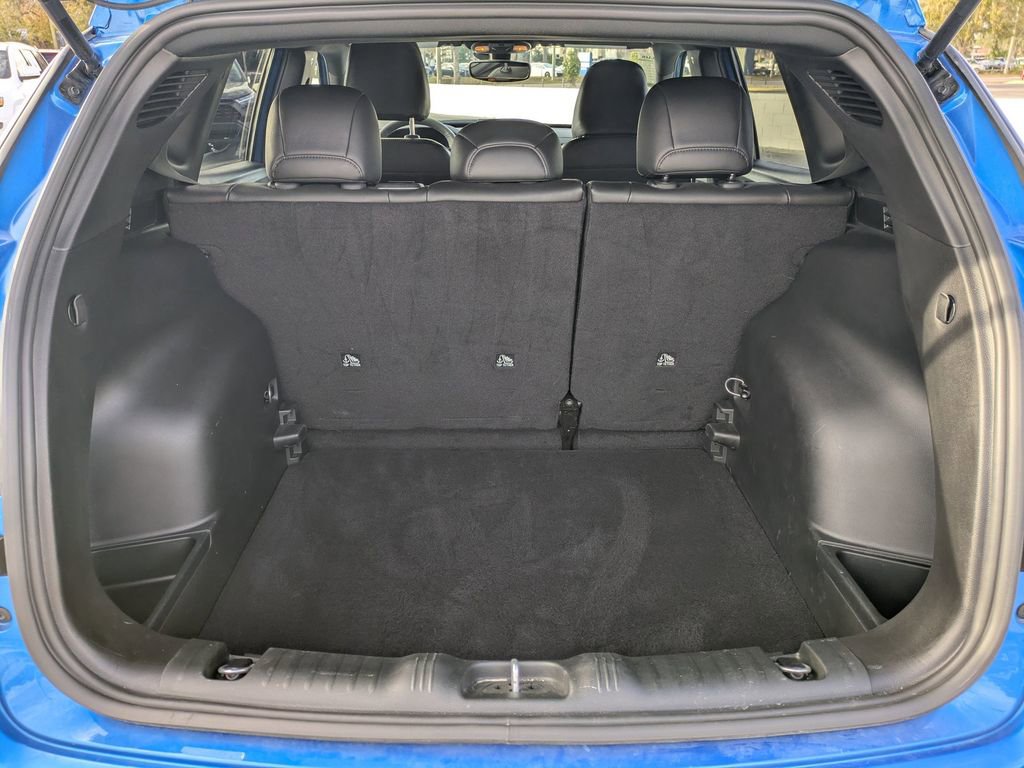 Used 2025 Jeep Compass Latitude w/ Altitude Special Edition image 10