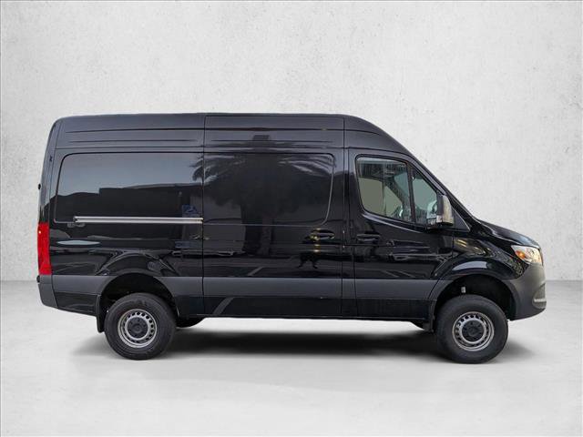 Used 2024 Mercedes-Benz Sprinter 2500 image 4