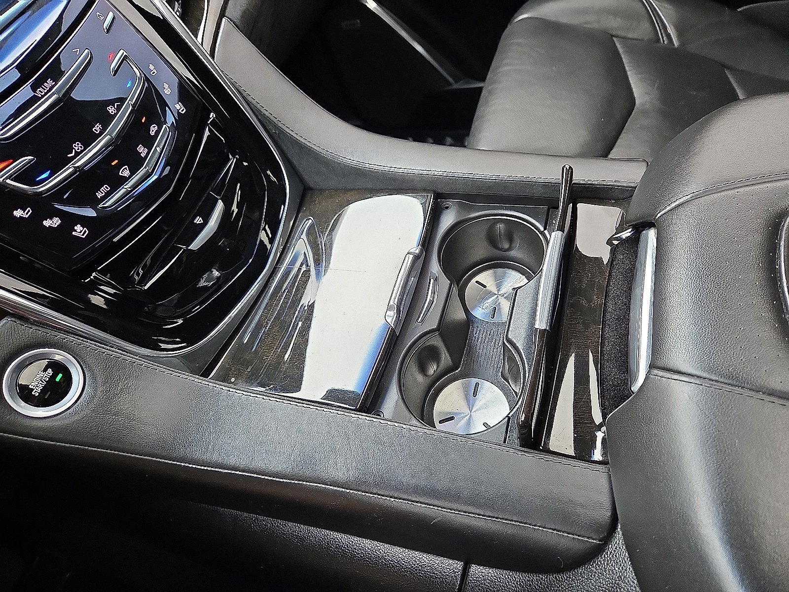 Used 2017 Cadillac Escalade Platinum image 25