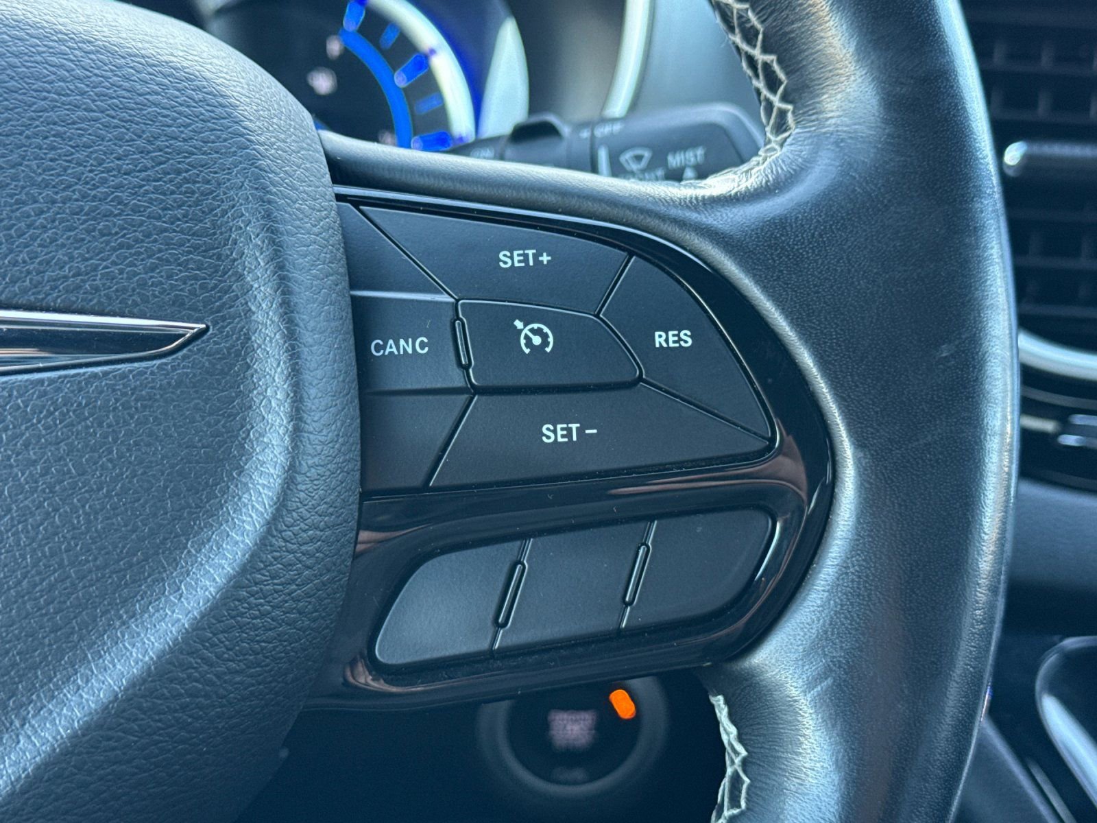 Used 2020 Chrysler Pacifica Touring-L w/ S Appearance Package image 27