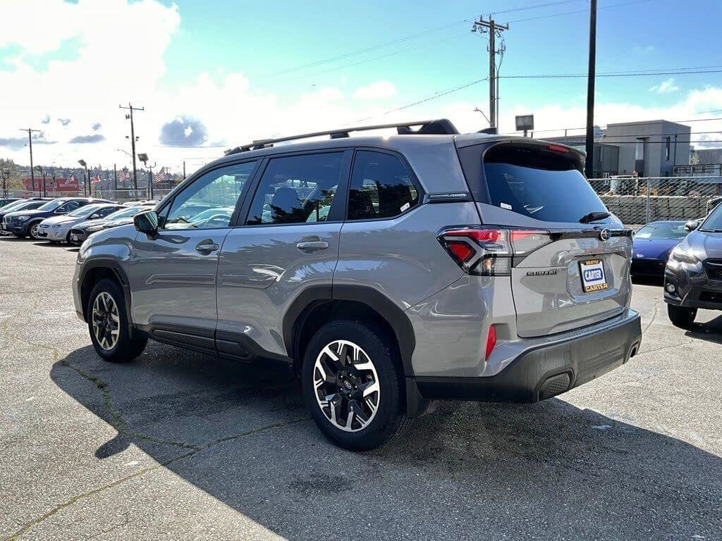 Certified 2025 Subaru Forester Premium image 7