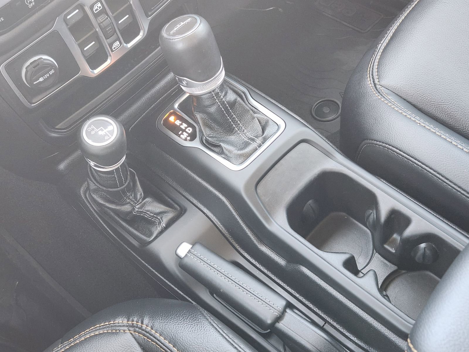Used 2024 Jeep Gladiator Sport AWD/4WD image 23