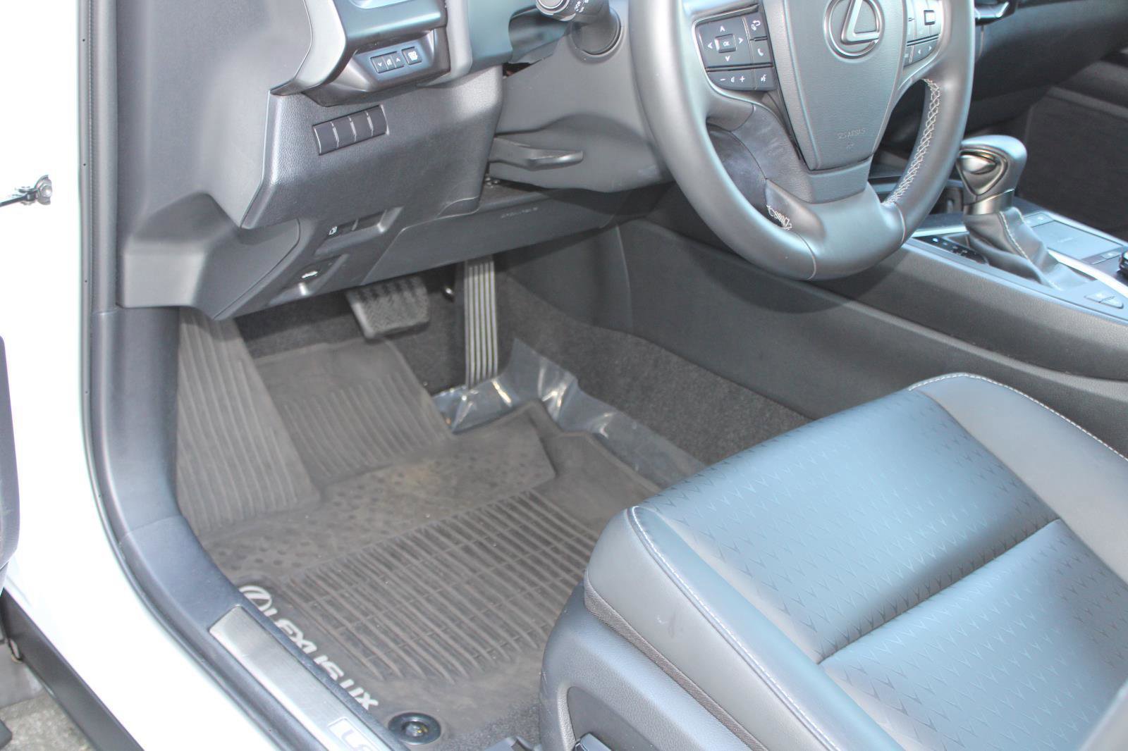 Used 2021 Lexus UX 250h w/ Accessory Package (Z2) AWD/4WD image 43