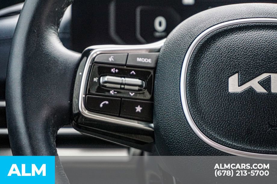 Used 2025 Kia Carnival SX Prestige image 31